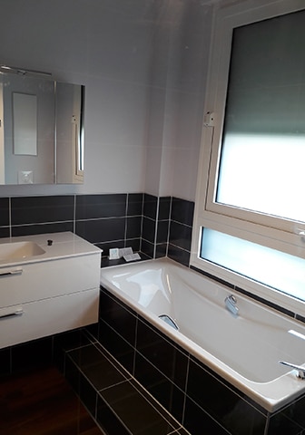 LP-Concept-Cuisines-salle-de-bain-2-